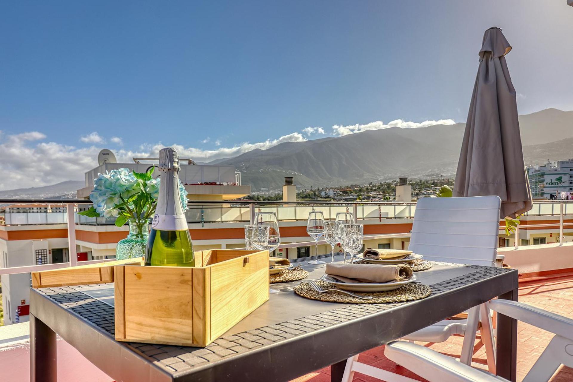 Spacious Penthouse With King-Size Bed, Huge Terrace, Ocean & Teide View Puerto de la Cruz  Eksteriør billede